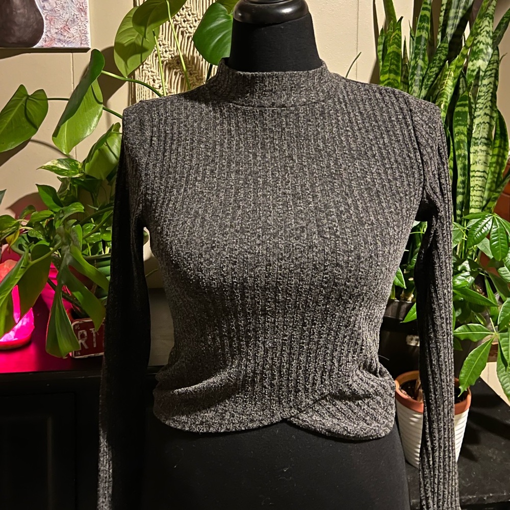 Self esteem mock turtle neck cropped. Size Large